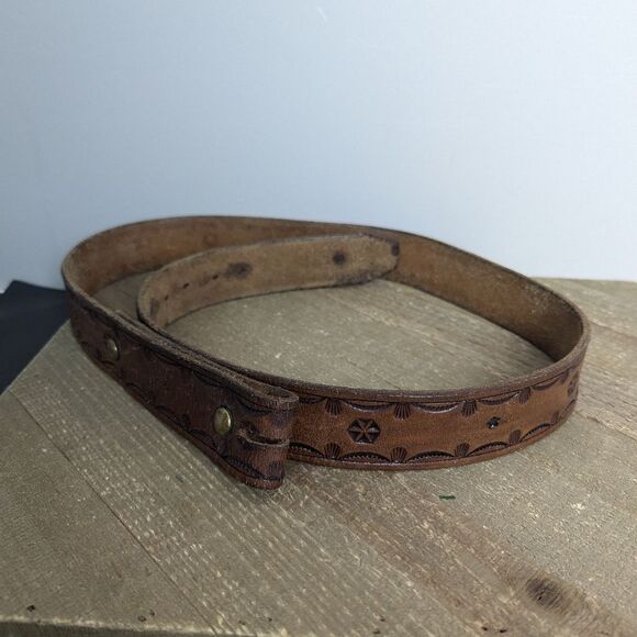 Men's brown leather tooled belt for buckle - Picture 2 of 8